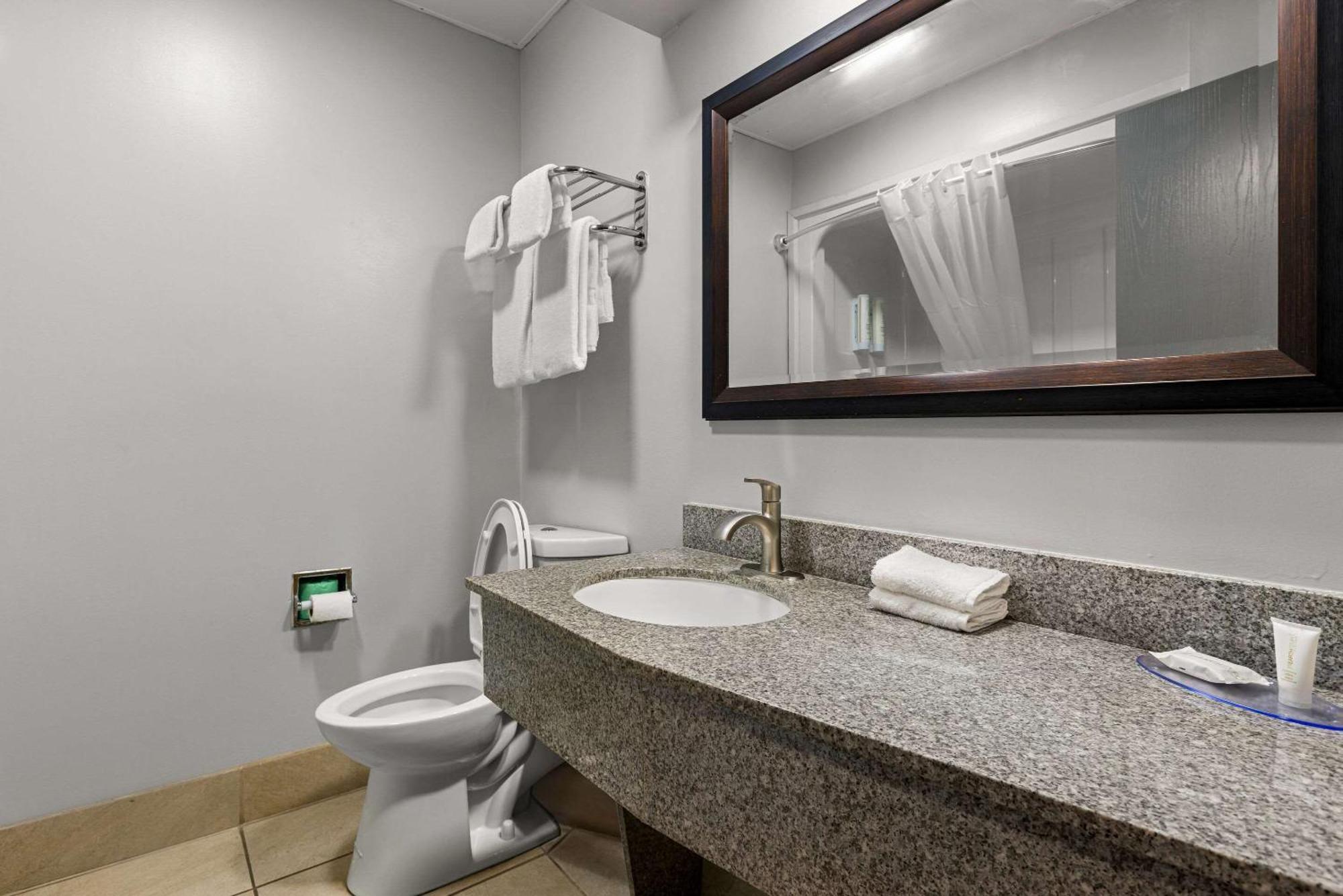 Clarion Pointe Hinesville Near Fort Stewart Экстерьер фото