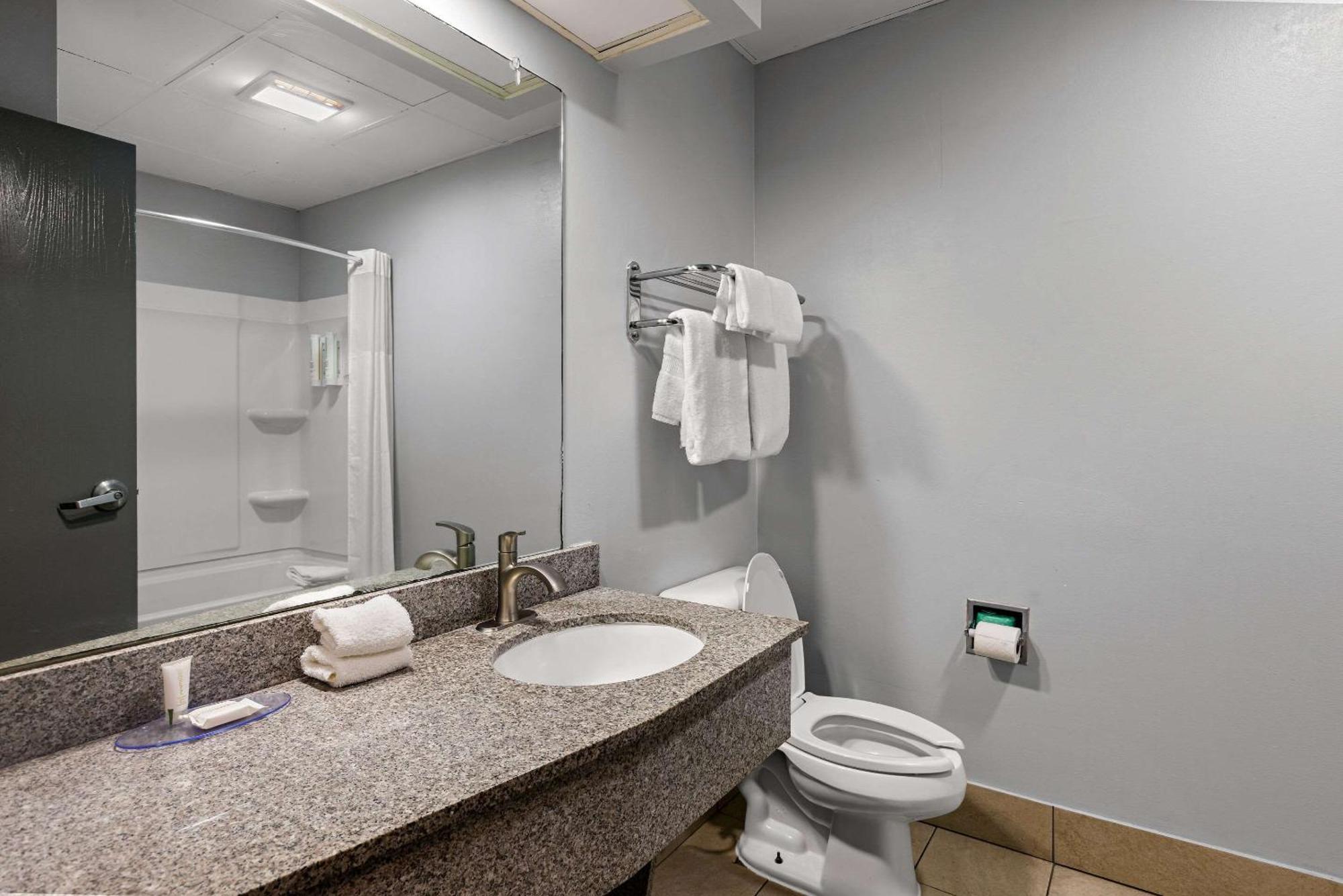 Clarion Pointe Hinesville Near Fort Stewart Экстерьер фото